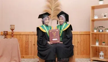 Bahagia Foto Wisuda Bersama di AIM Potret