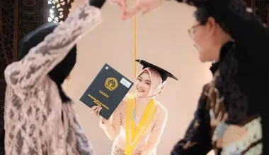 Cantiknya Foto Wisuda di JCC Senayan by Ezora Photograph