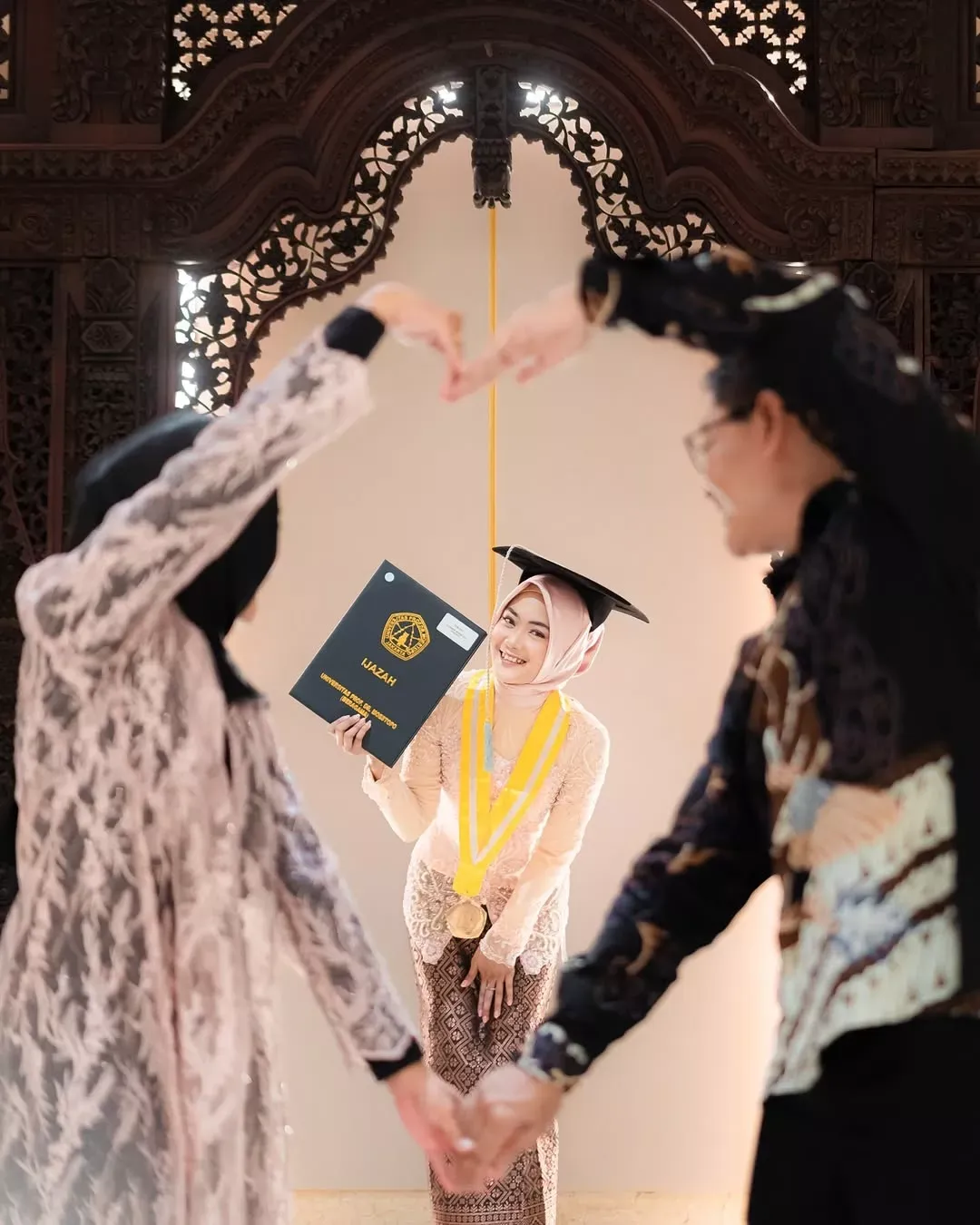 Cantiknya Foto Wisuda di JCC Senayan by Ezora Photograph