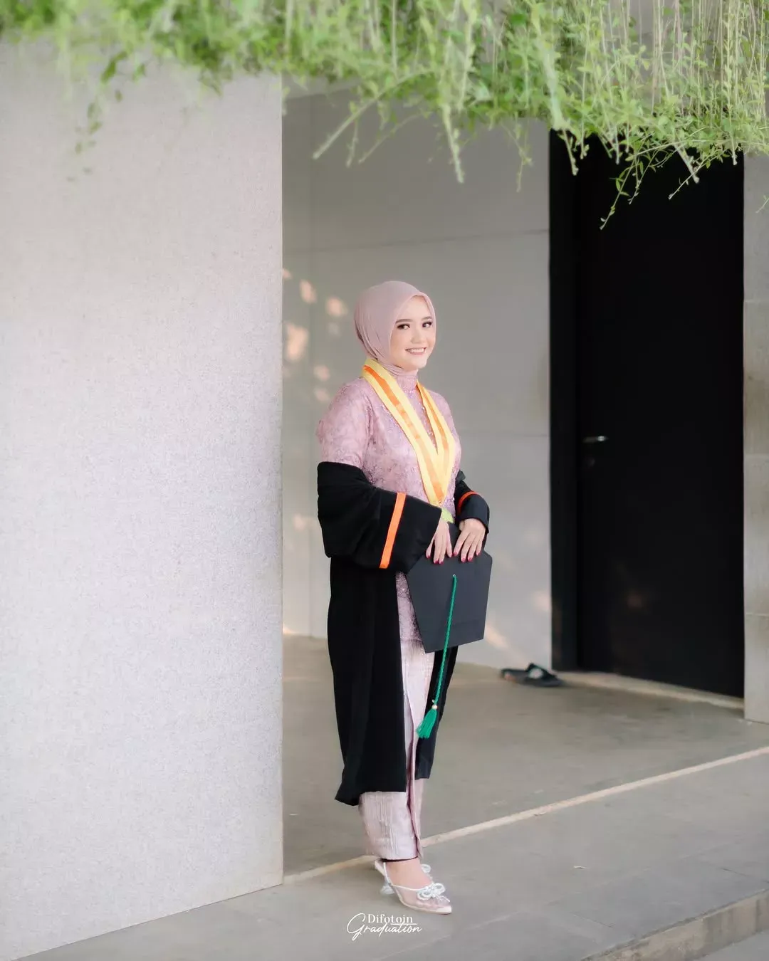 Cantiknya Foto Wisuda di Lapangan Banteng by Difotoin Graduation