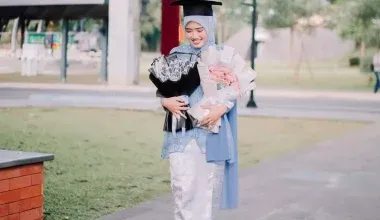 Cantiknya Foto Wisuda di TMII Jakarta by Gradulens