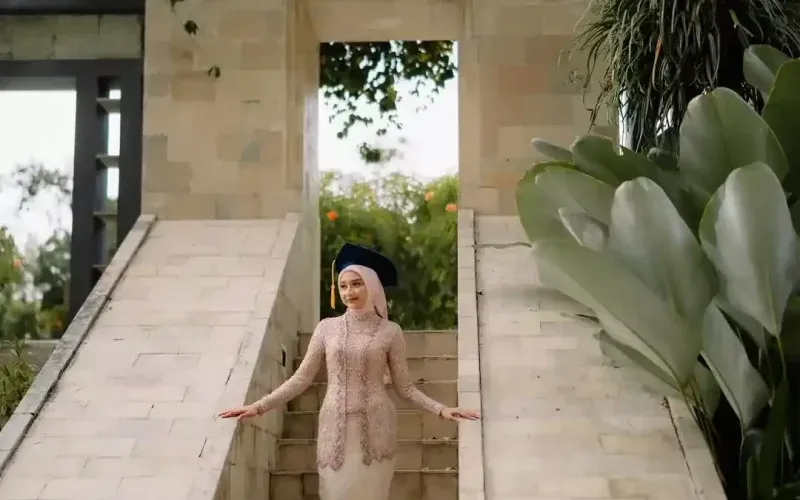 Estetiknya Foto Wisuda di Mustika Yogyakarta Resort & Spa by Sweet Graduation