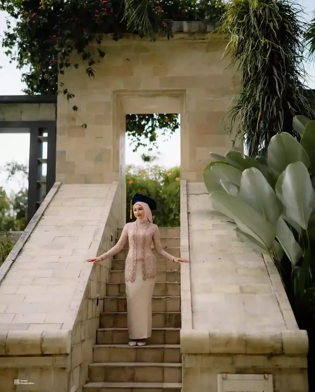 Estetiknya Foto Wisuda di Mustika Yogyakarta Resort & Spa by Sweet Graduation