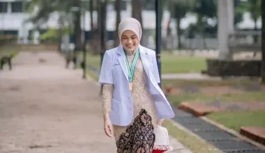 Foto Wisuda di Kampus USU Medan by Strolling Around