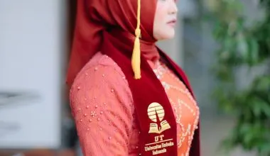 Foto Wisuda di UT Pondok Cabe Tangsel by Difotoin Graduation
