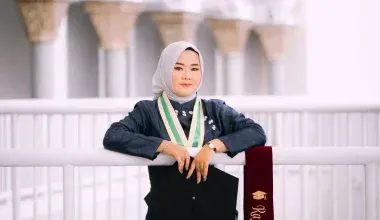 Estetiknya Foto Wisuda di Masjid Raya Sumatera Barat by Lexara Graduation