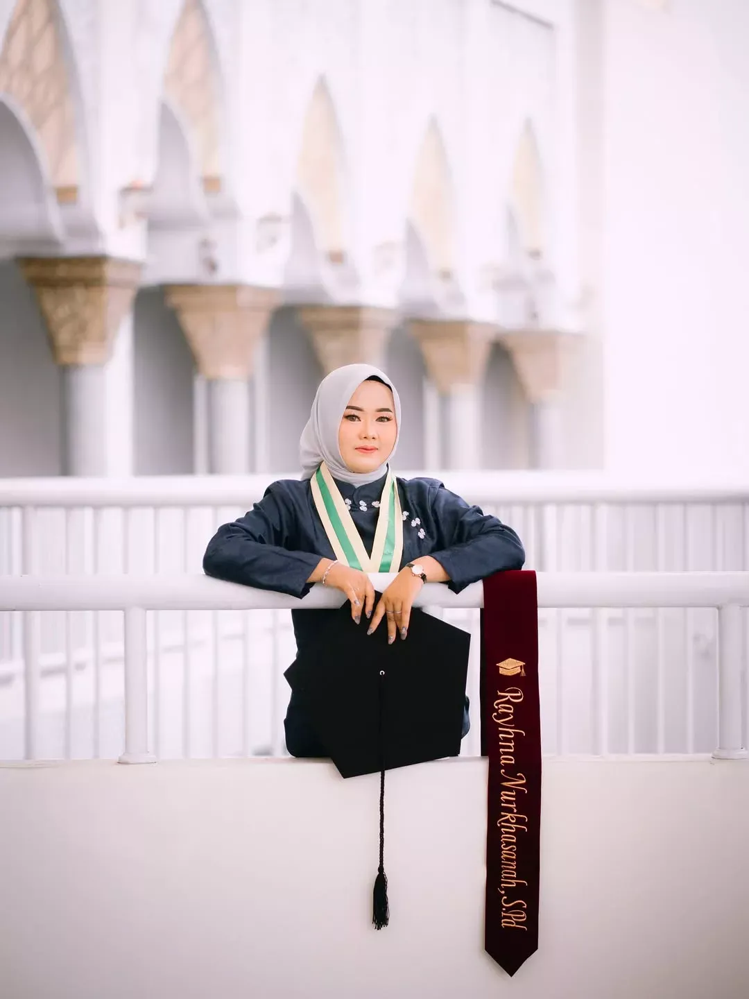 Estetiknya Foto Wisuda di Masjid Raya Sumatera Barat by Lexara Graduation